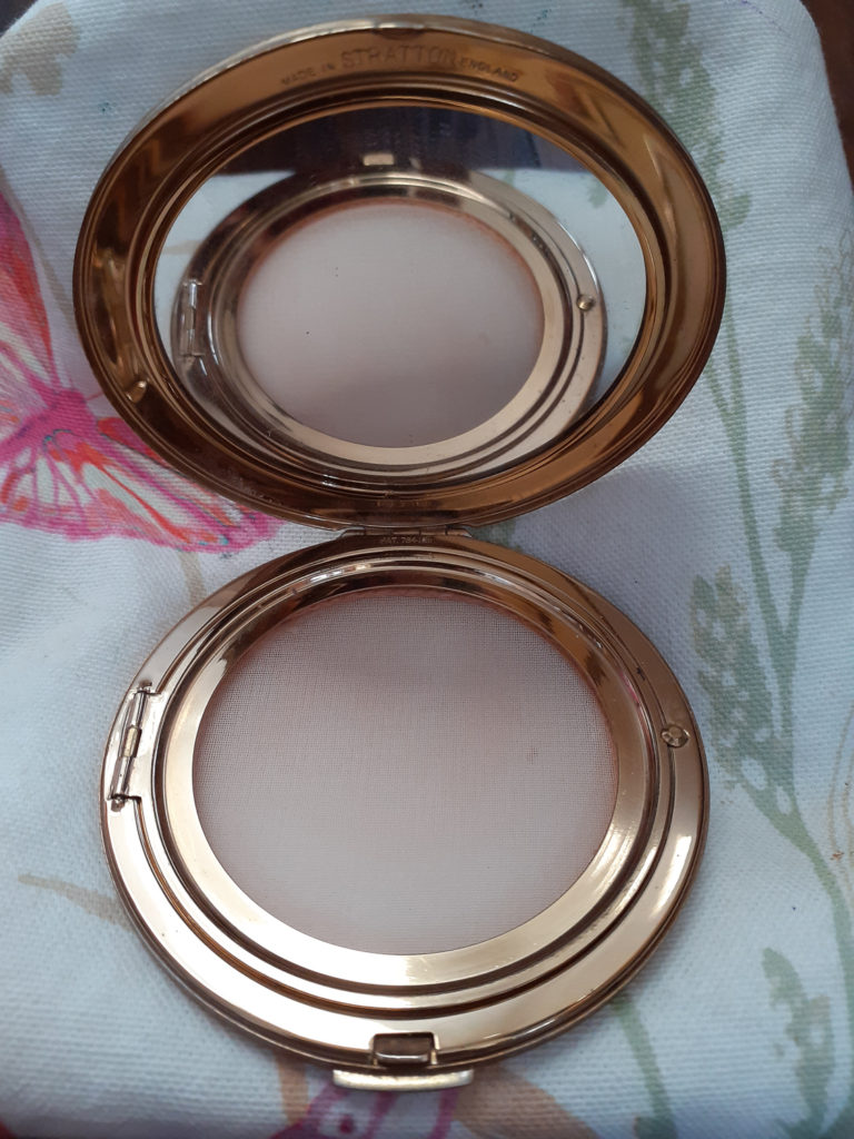 Stratton Powder Compact