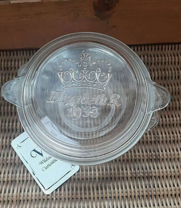 Glass dish 