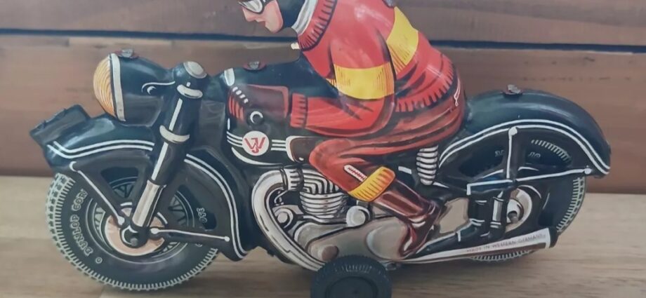 Vintage Tin Toy